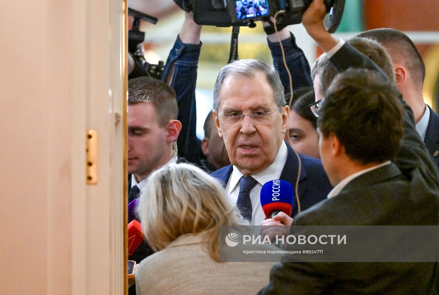 Встреча президента РФ В. Путина и премьер-министра Малайзии А. Ибрагима 