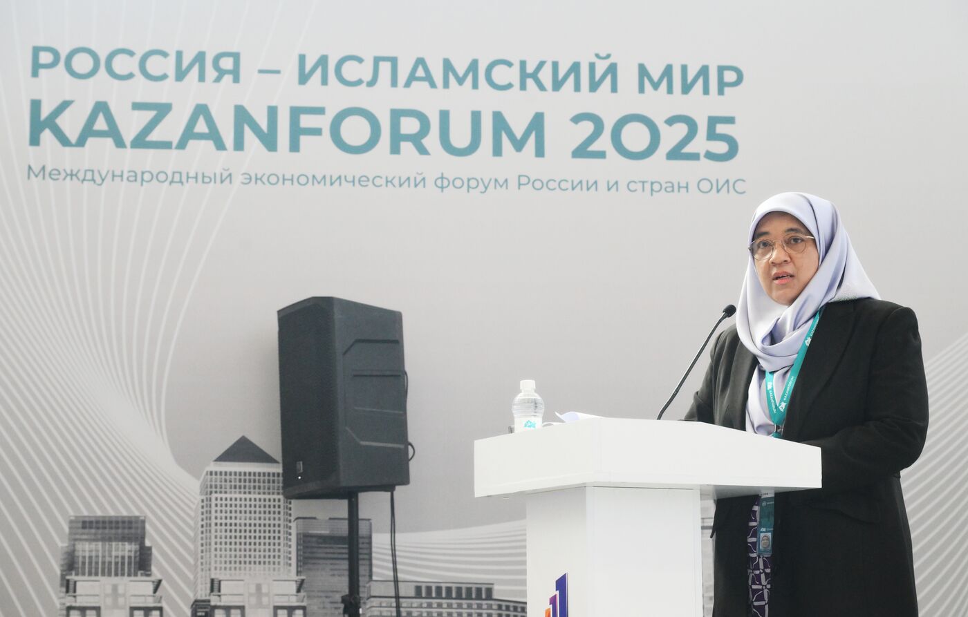 KAZANFORUM 2025. Пленарная сессия: "Развитие устойчивого и универсального подхода в строительной среде"