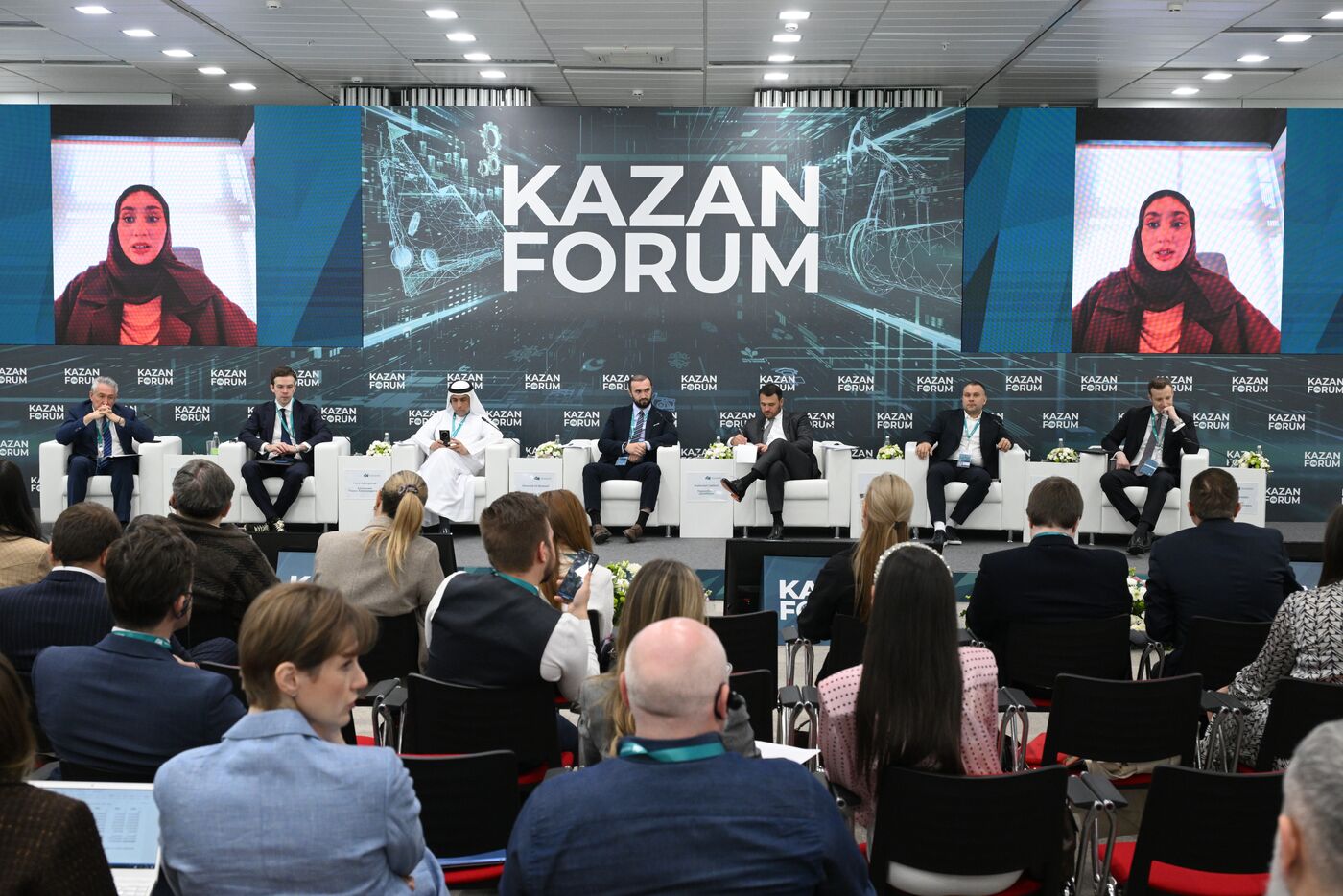 KAZANFORUM 2025. Вопросы инвестиционного сотрудничества в развитии промышленной и торговой кооперации между Россией и ОАЭ 