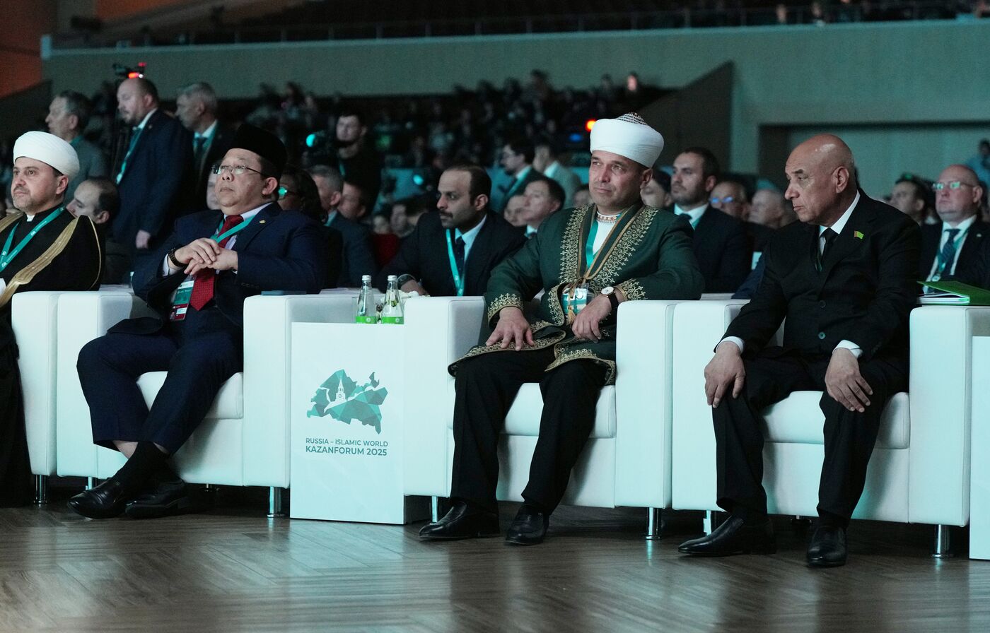 KAZANFORUM 2025. Пленарное заседание "Цифровизация: новая реальность и возможности для расширения сотрудничества"