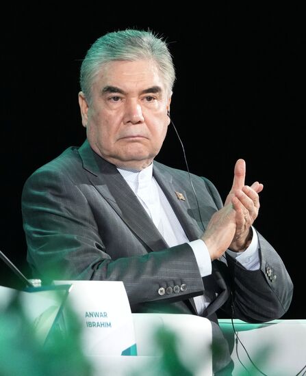 KAZANFORUM 2025. Пленарное заседание "Цифровизация: новая реальность и возможности для расширения сотрудничества"