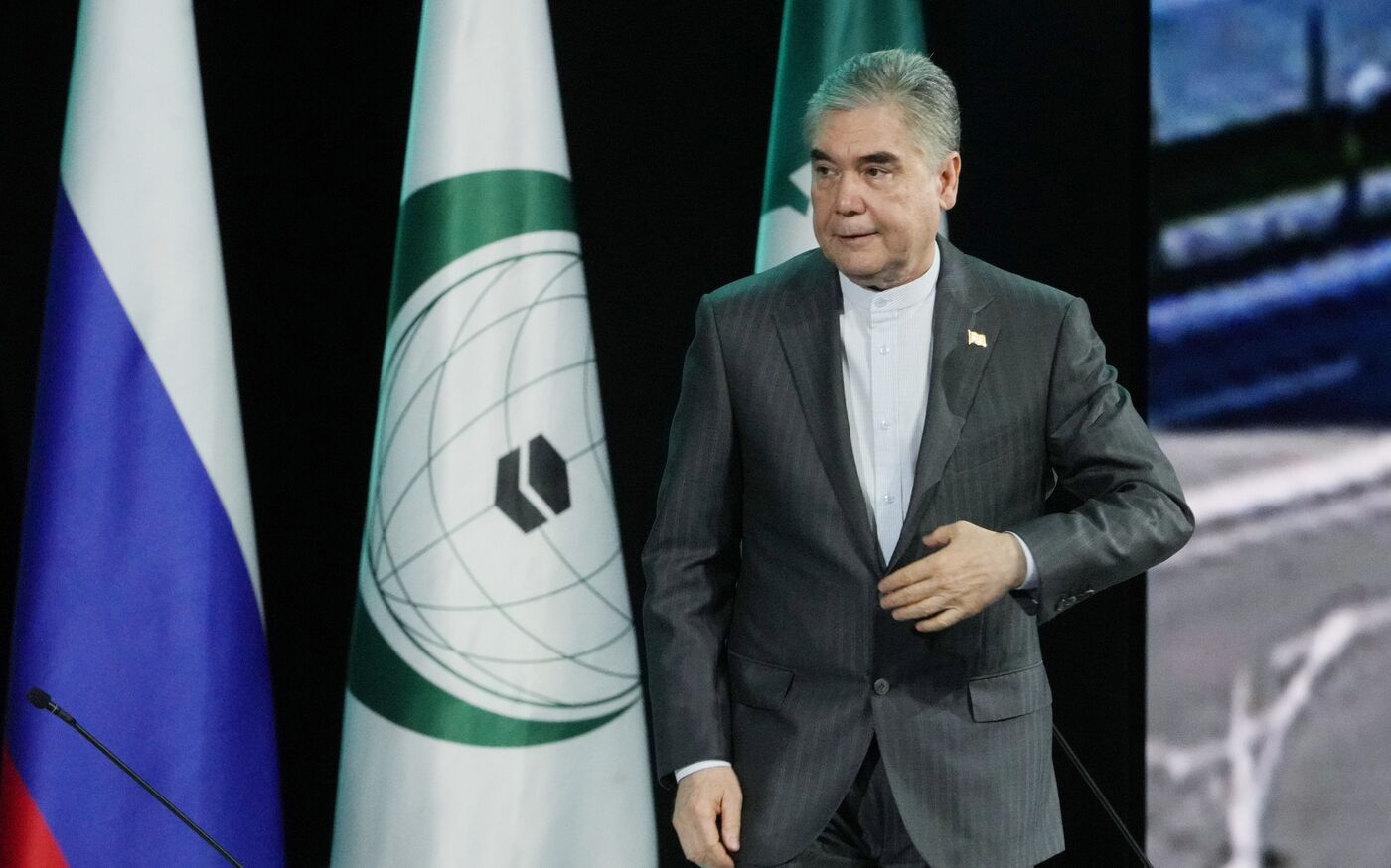 KAZANFORUM 2025. Пленарное заседание "Цифровизация: новая реальность и возможности для расширения сотрудничества"