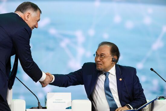 KAZANFORUM 2025. Пленарное заседание "Цифровизация: новая реальность и возможности для расширения сотрудничества"