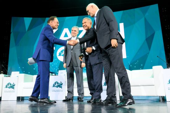 KAZANFORUM 2025. Пленарное заседание "Цифровизация: новая реальность и возможности для расширения сотрудничества"