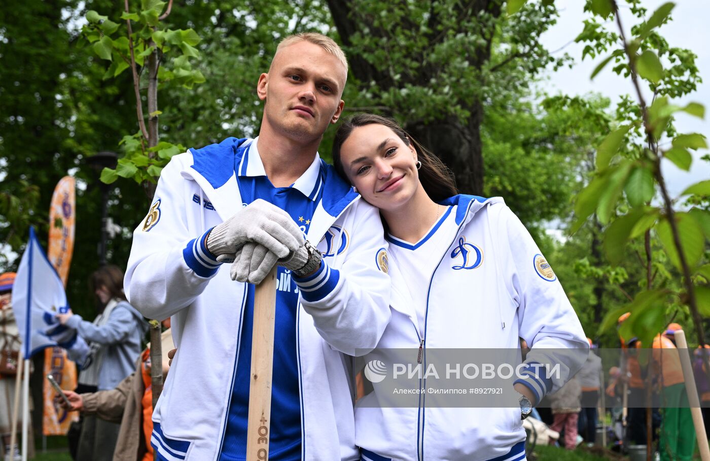 Посадка деревьев в рамках фестиваля "Черешневый лес"