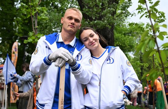 Посадка деревьев в рамках фестиваля "Черешневый лес"