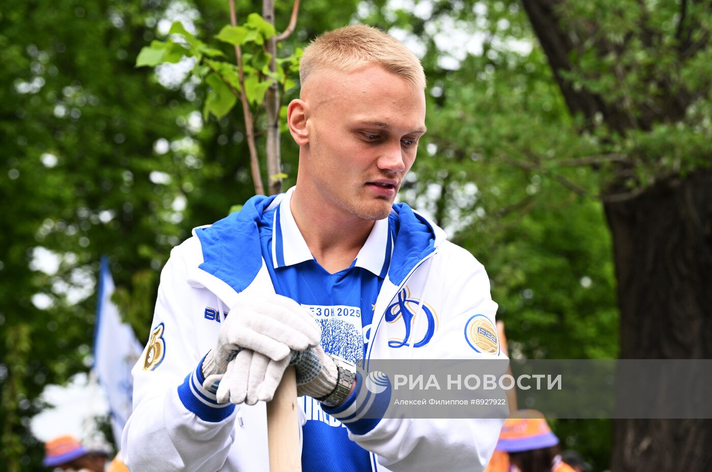 Посадка деревьев в рамках фестиваля "Черешневый лес"