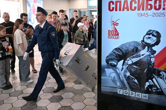 Кубок Гагарина выставили для болельщиков в Челябинске