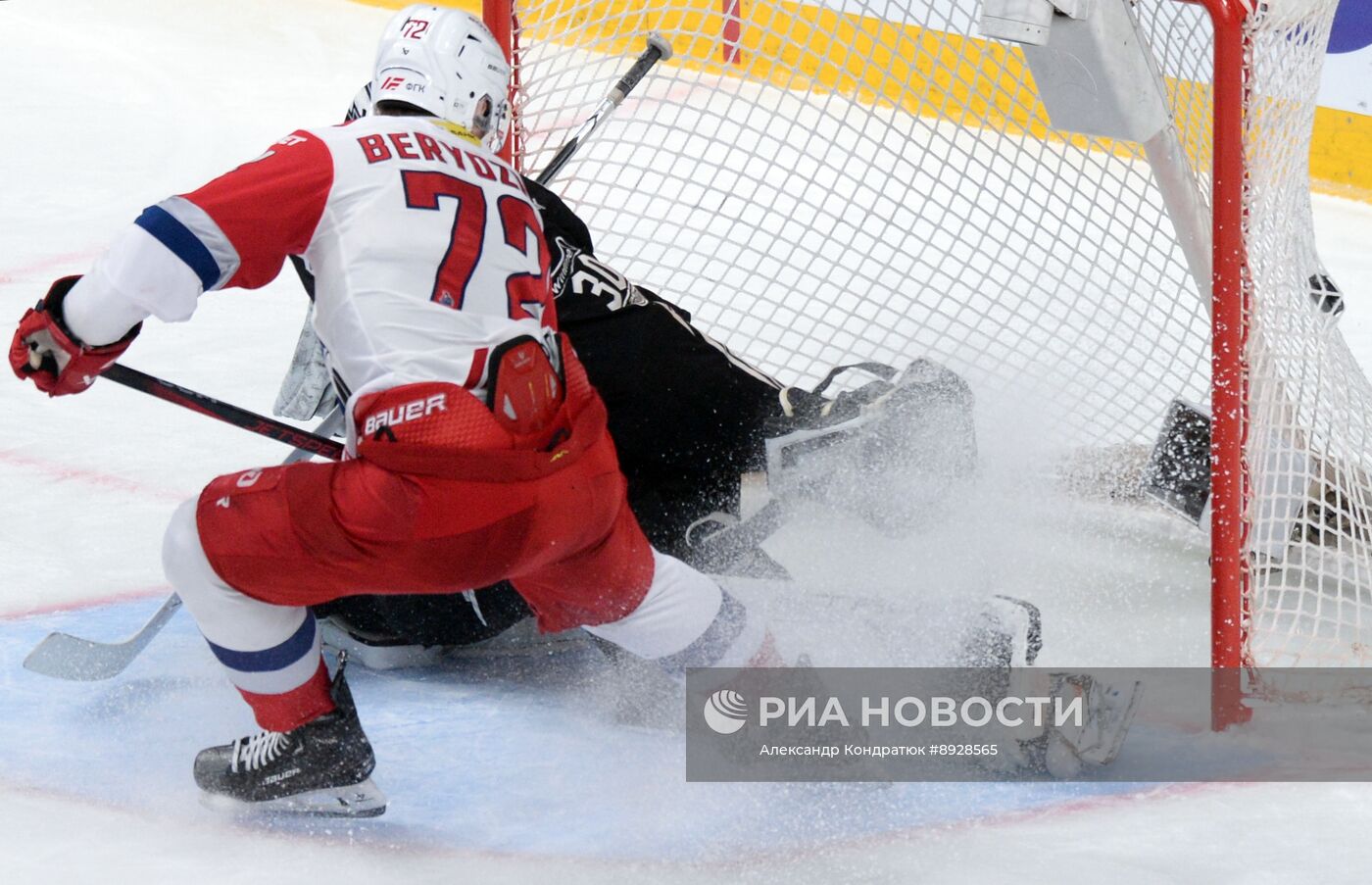 Хоккей. КХЛ. "Трактор" (Челябинск) - "Локомотив" (Ярославль)