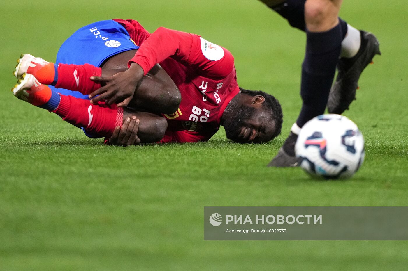 Футбол. РПЛ. "Локомотив" (Москва) -  ЦСКА (Москва)