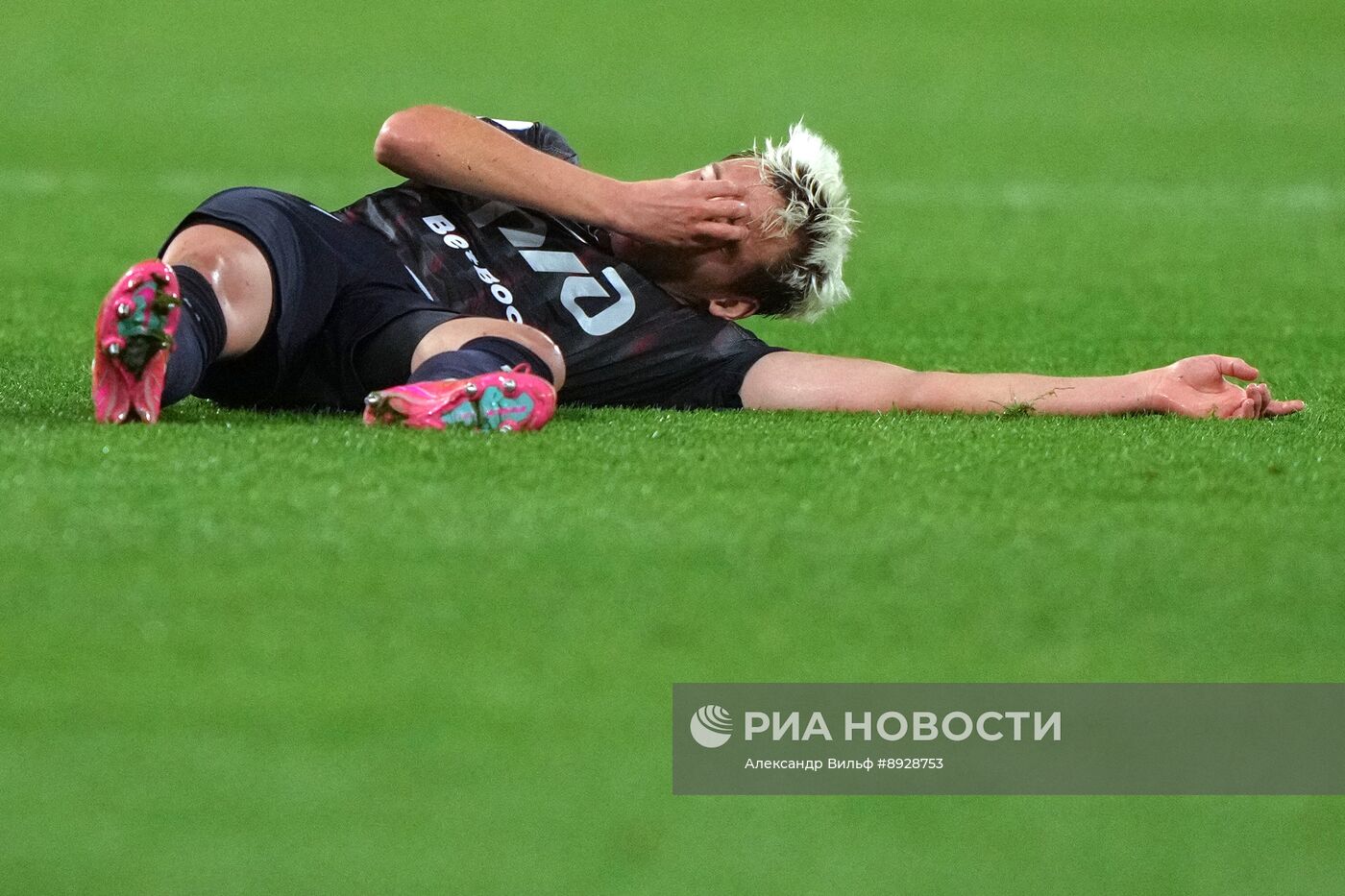 Футбол. РПЛ. "Локомотив" (Москва) -  ЦСКА (Москва)