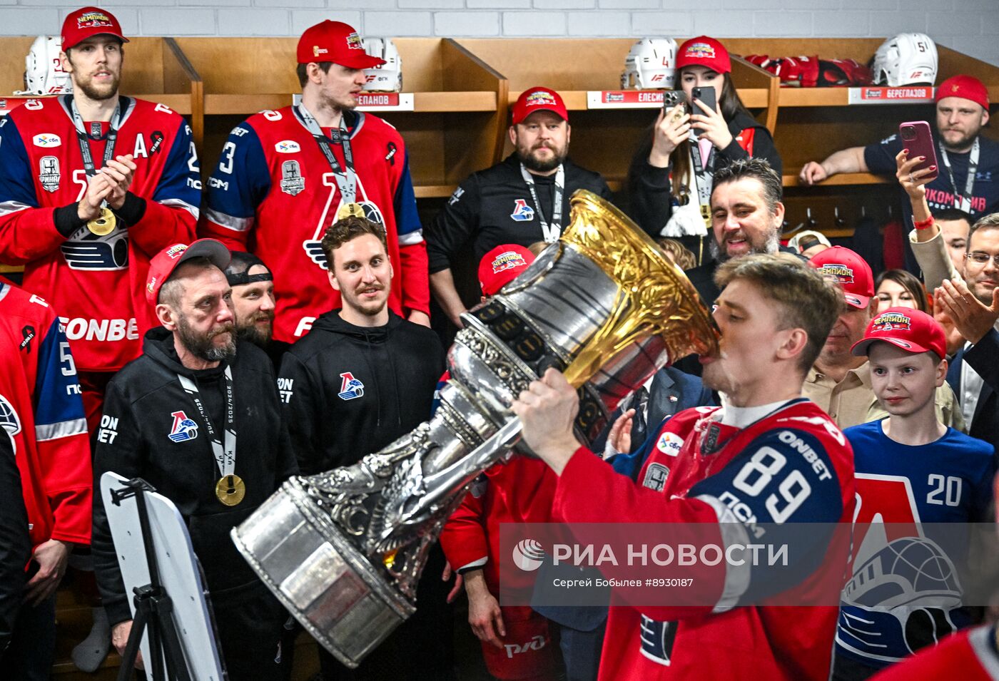 Хоккей. КХЛ. "Локомотив" (Ярославль) - "Трактор" (Челябинск)