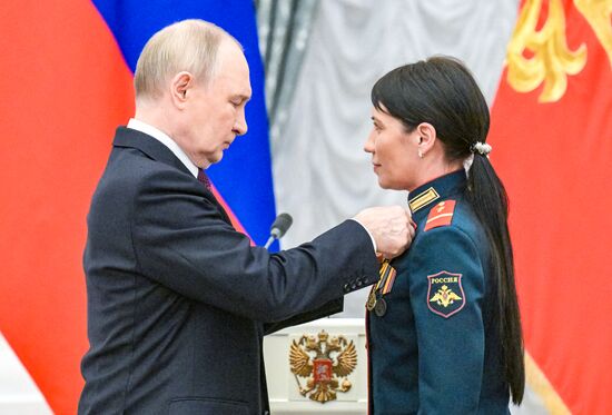 Президент Владимир Путин вручил высшие госнаграды 