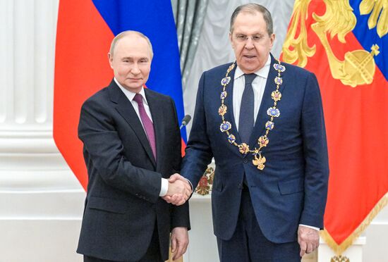 Президент Владимир Путин вручил высшие госнаграды 
