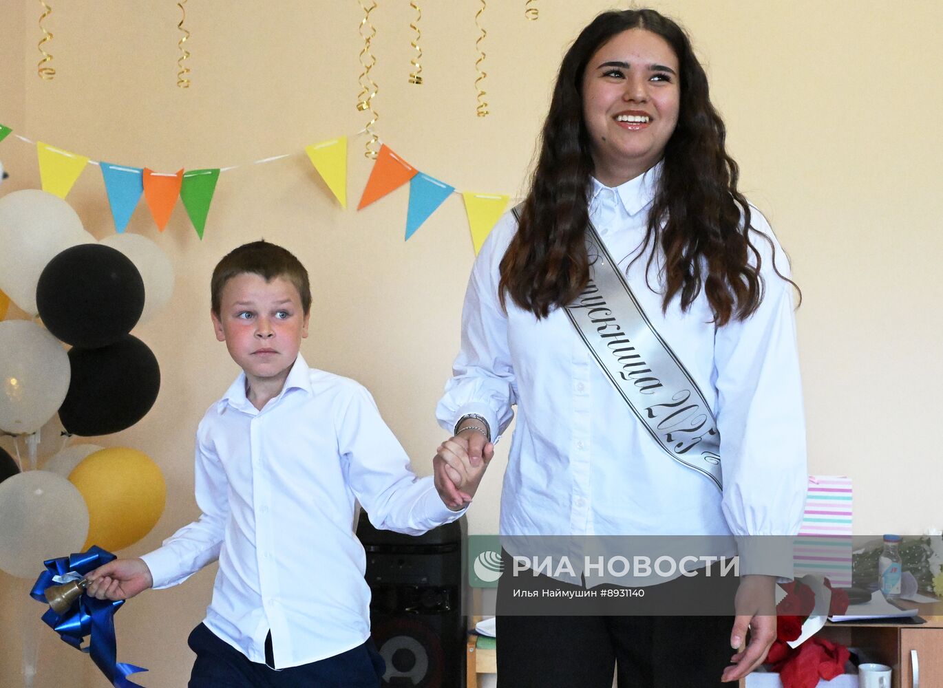 Последние звонки в школах России