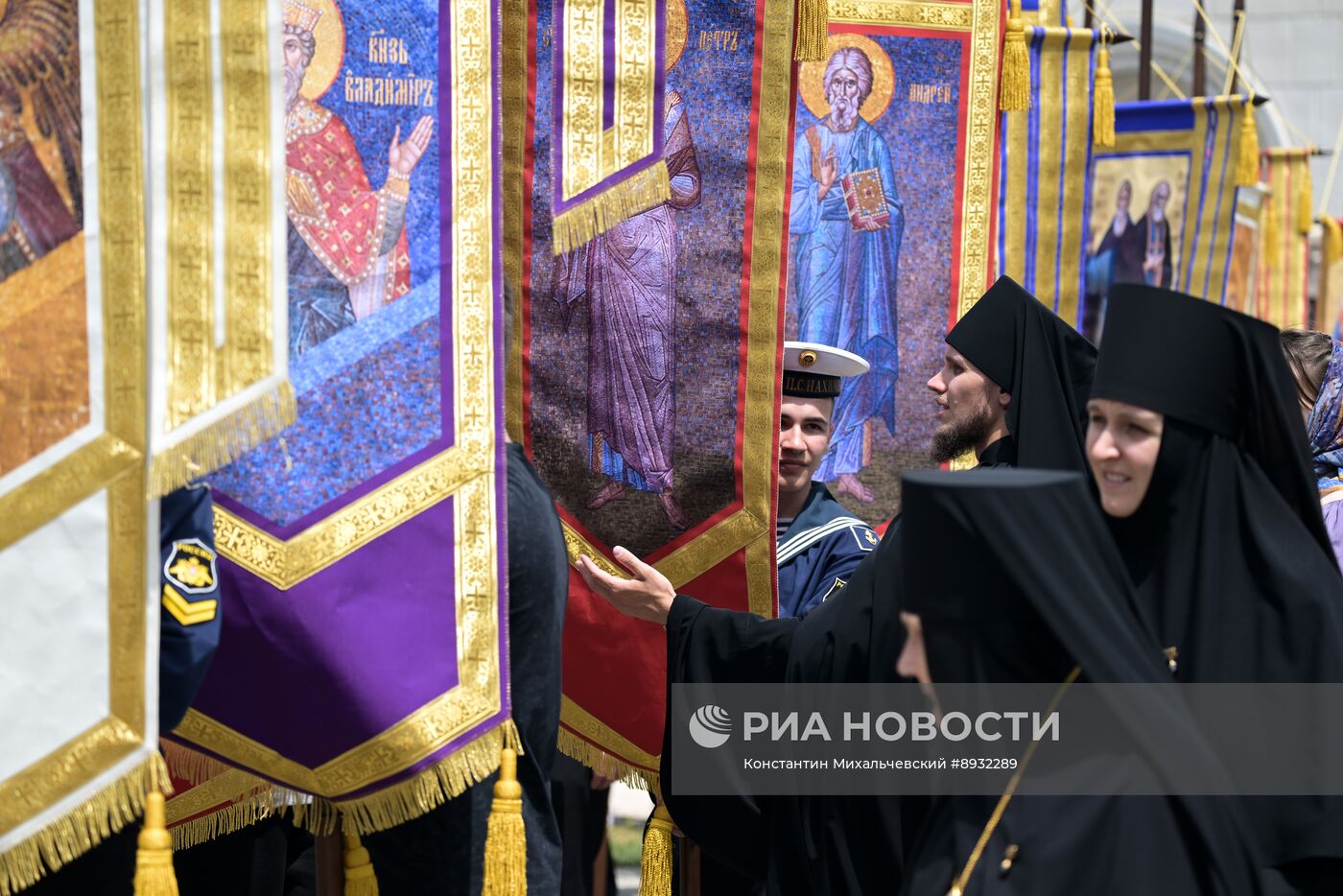 Празднование Дня крещения святого князя Владимира с его дружиной в Херсонесе