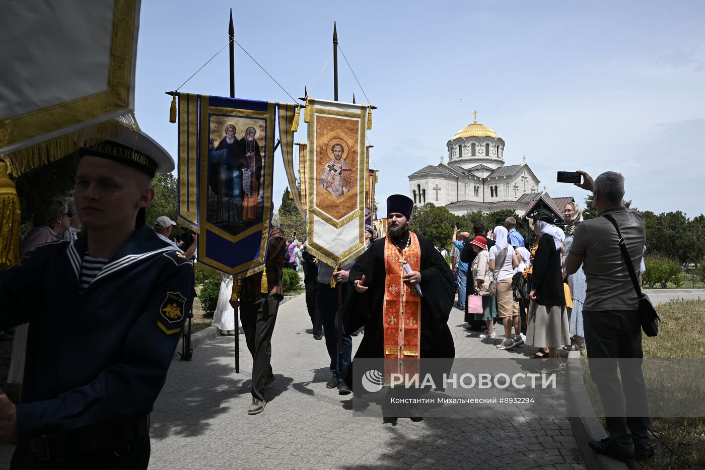 Празднование Дня крещения святого князя Владимира с его дружиной в Херсонесе