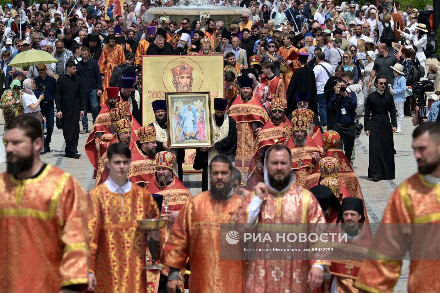 Празднование Дня крещения святого князя Владимира с его дружиной в Херсонесе