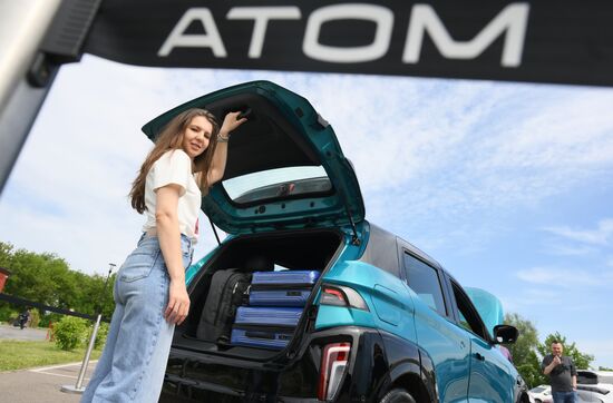 Тест-драйв электромобиля "Атом" 