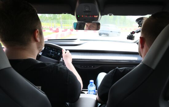 Тест-драйв электромобиля "Атом" 