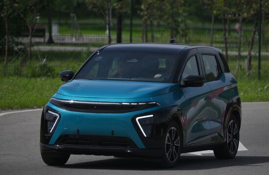 Тест-драйв электромобиля "Атом" 