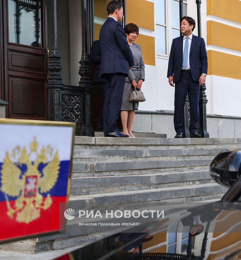 Президент Владимир Путин встретился с вдовой бывшего премьер-министра Японии Синдзо Абэ – Акиэ Абэ