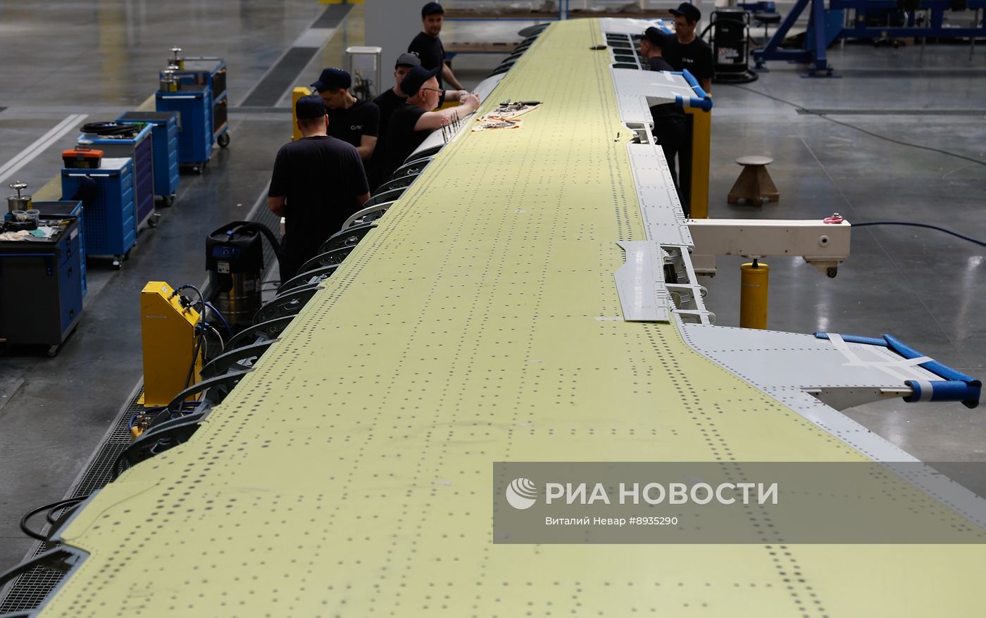 Производство авиационной продукции на авиастроительном предприятии
