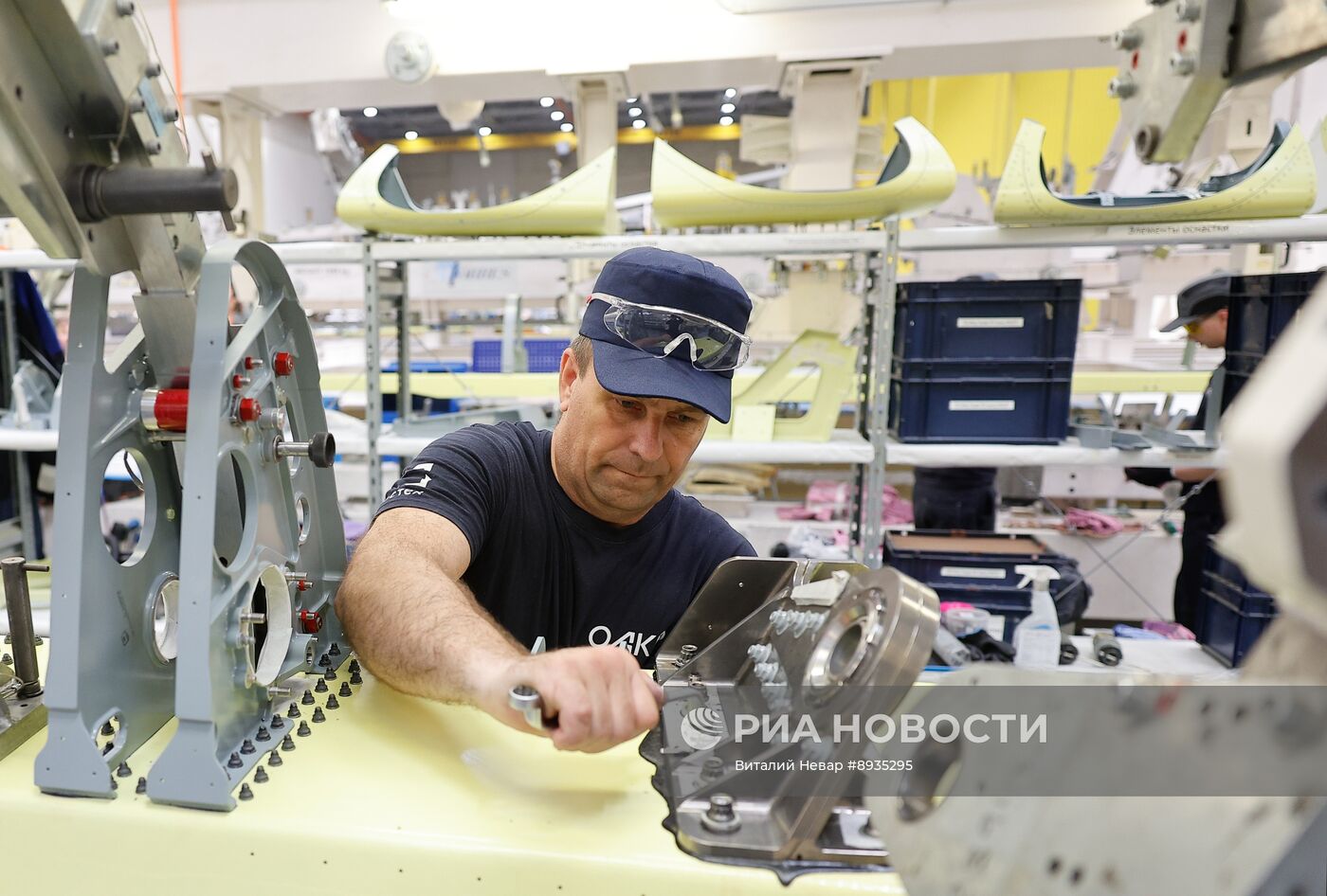 Производство авиационной продукции на авиастроительном предприятии