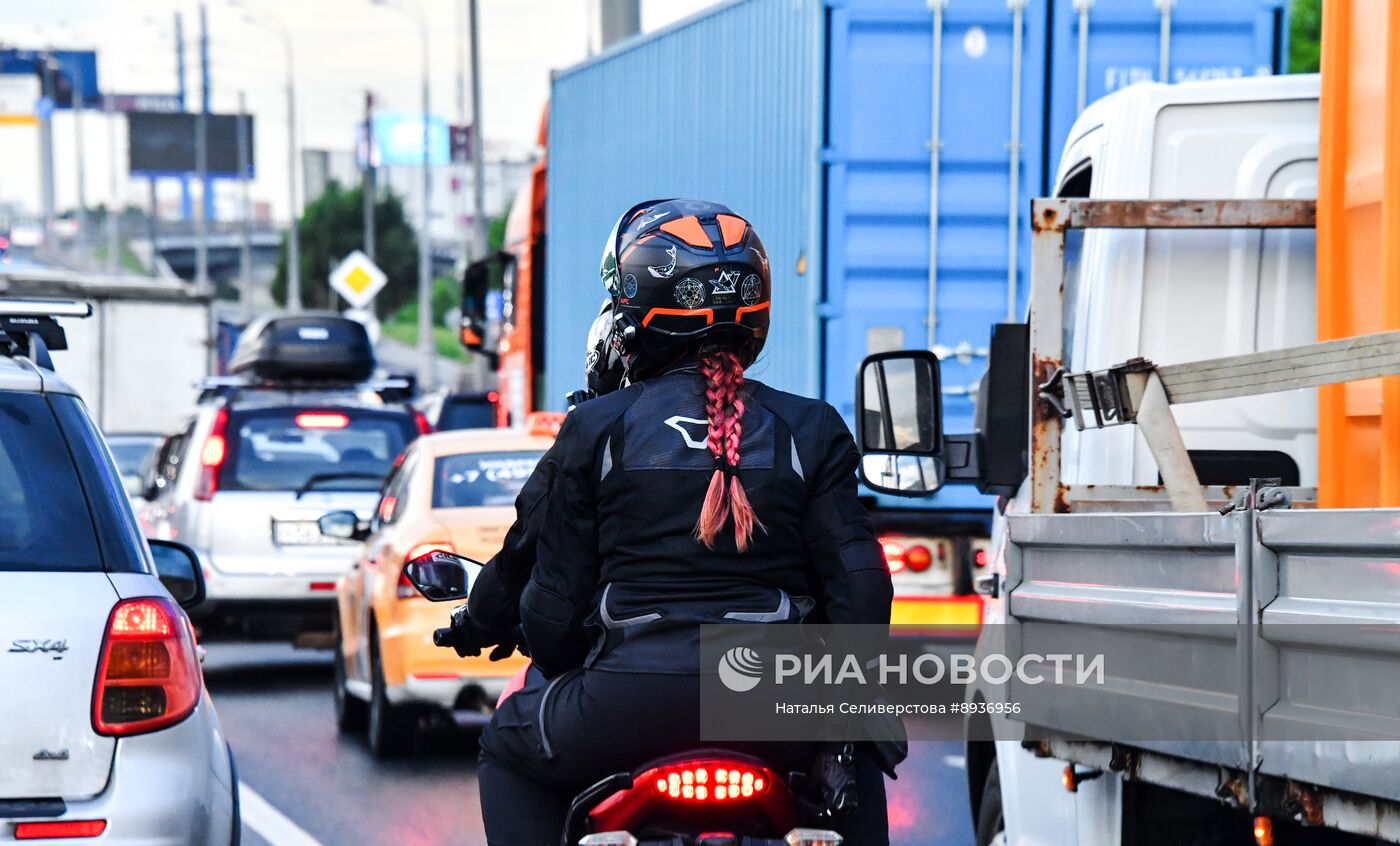 Движение транспорта