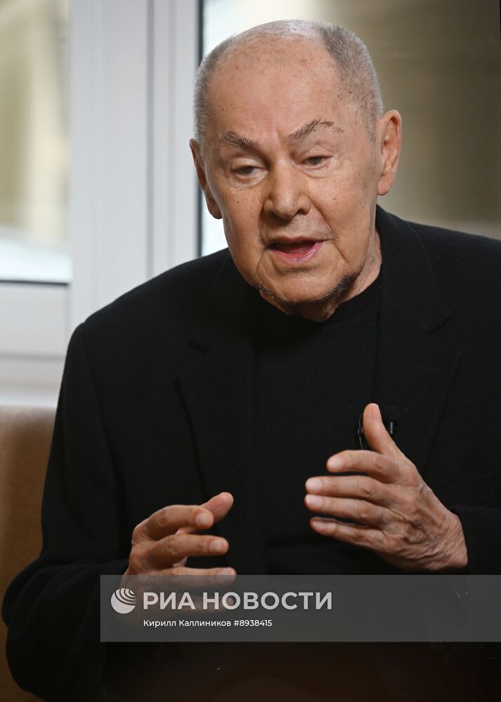 Спектакль "Полковнику никто не пишет"