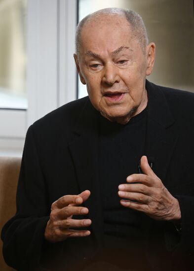 Спектакль "Полковнику никто не пишет"