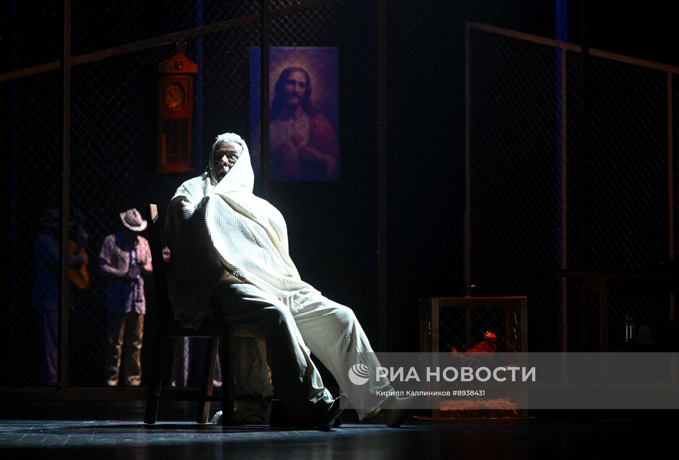 Спектакль "Полковнику никто не пишет"