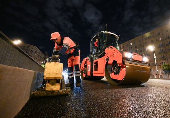 Замена асфальтового покрытия на Садовом кольце