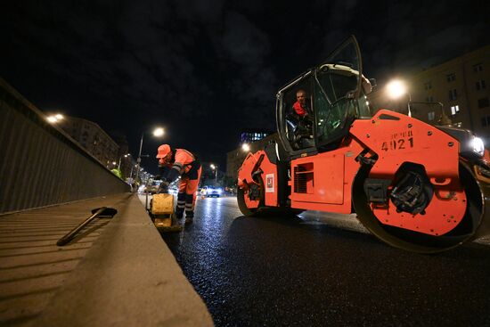 Замена асфальтового покрытия на Садовом кольце