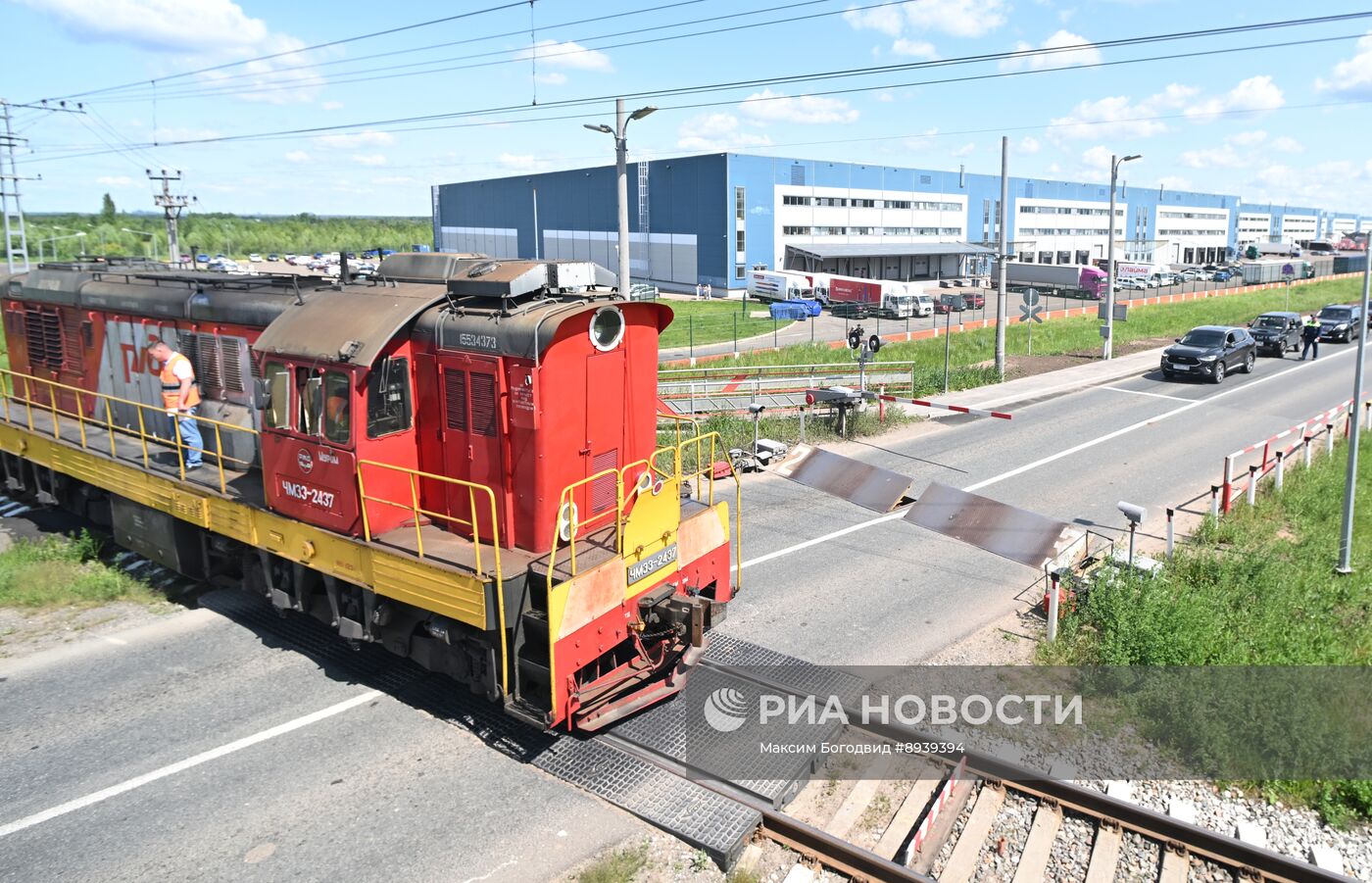 Работа сотрудников ГАИ у Ж/Д переезда