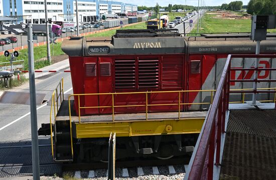 Работа сотрудников ГАИ у Ж/Д переезда