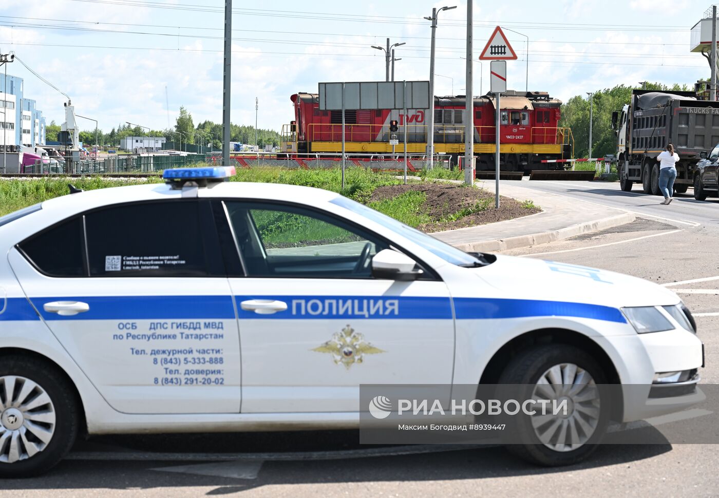 Работа сотрудников ГАИ у Ж/Д переезда