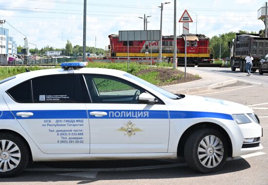 Работа сотрудников ГАИ у Ж/Д переезда