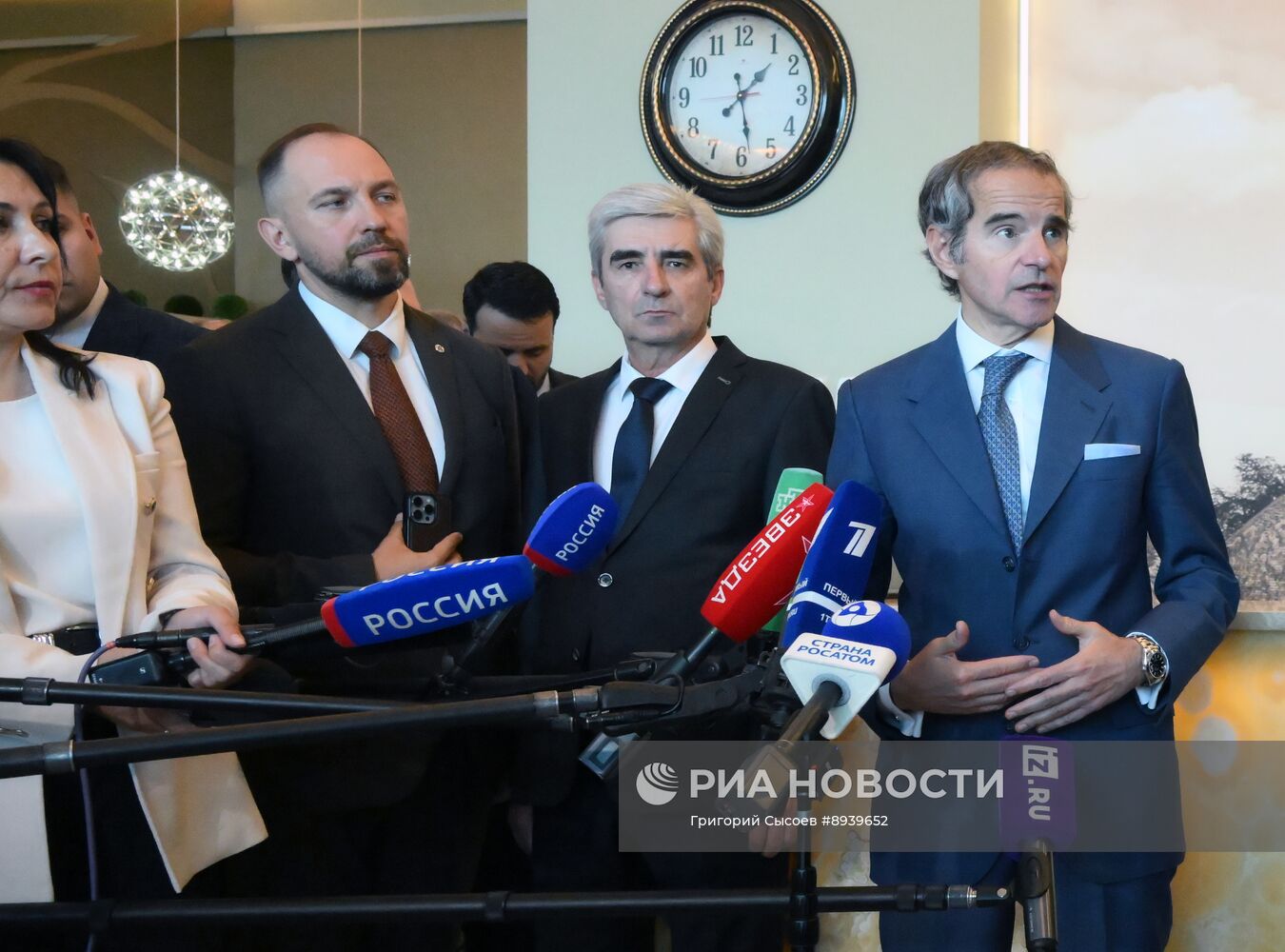 Встреча главы госкорпорации "Росатом" А. Лихачева и гендиректора МАГАТЭ Р. Гросси