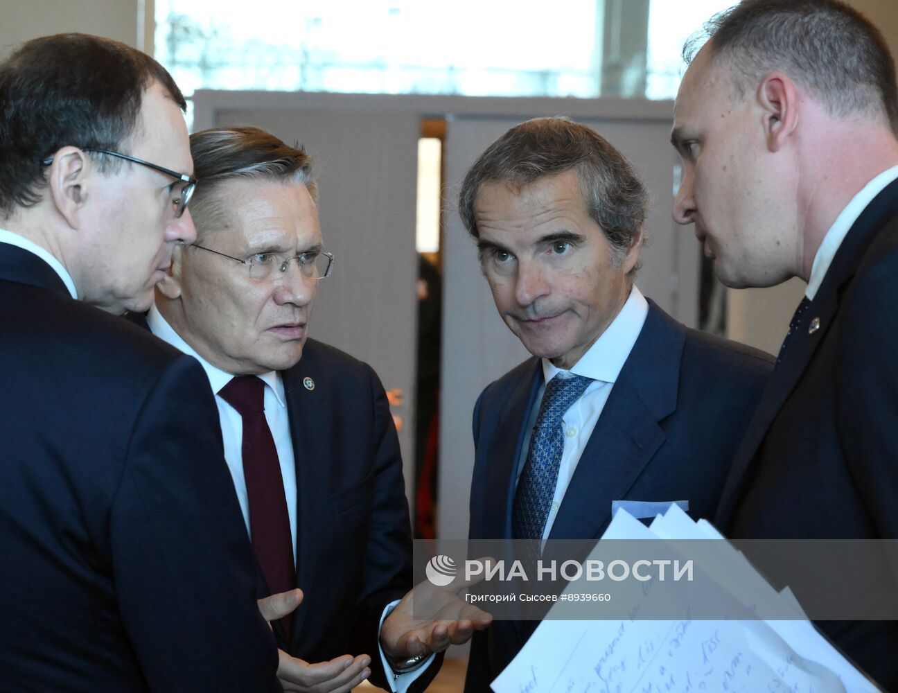 Встреча главы госкорпорации "Росатом" А. Лихачева и гендиректора МАГАТЭ Р. Гросси