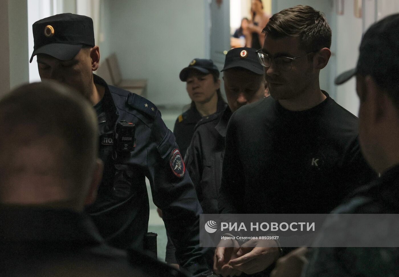 Заседание суда по делу редактора URA.RU Д. Аллаярова