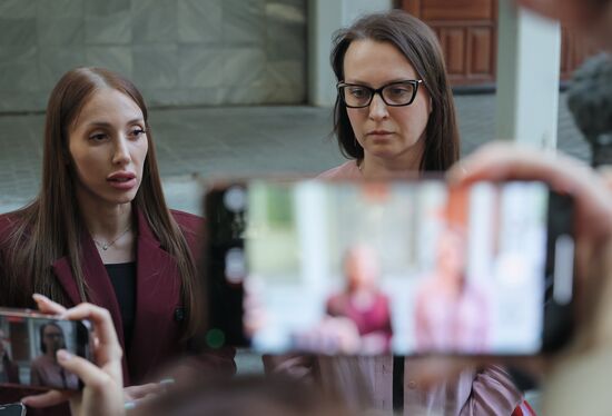 Заседание суда по делу редактора URA.RU Д. Аллаярова