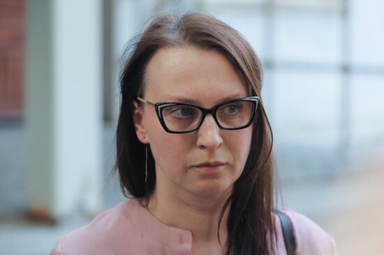 Заседание суда по делу редактора URA.RU Д. Аллаярова