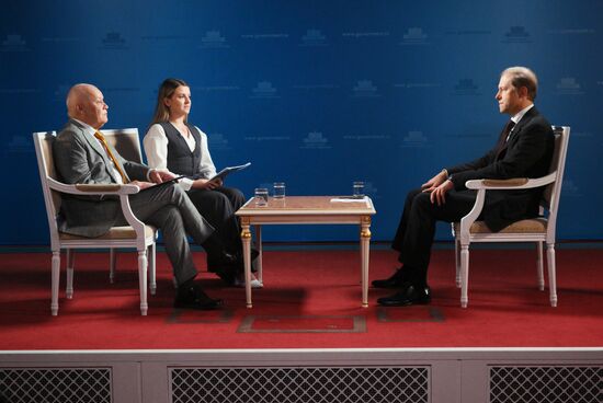 Интервью первого зампреда правительства РФ Д. Мантурова гендиректору медиагруппы "Россия сегодня" Д. Киселеву