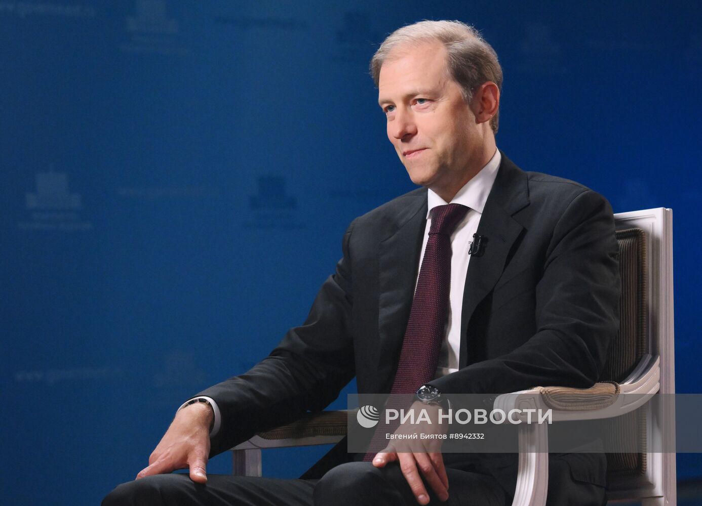 Интервью первого зампреда правительства РФ Д. Мантурова гендиректору медиагруппы "Россия сегодня" Д. Киселеву