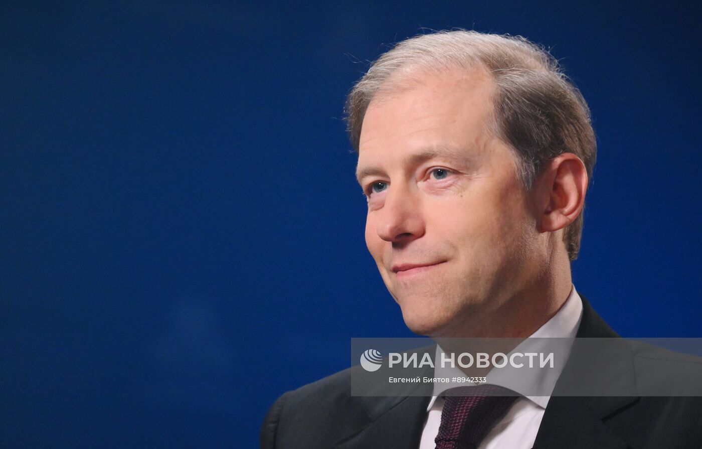 Интервью первого зампреда правительства РФ Д. Мантурова гендиректору медиагруппы "Россия сегодня" Д. Киселеву