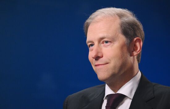 Интервью первого зампреда правительства РФ Д. Мантурова гендиректору медиагруппы "Россия сегодня" Д. Киселеву