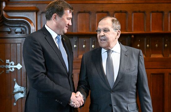 Встреча глав МИД РФ С. Лаврова и МИД Белоруссии М. Рыженкова