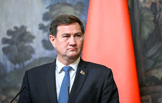 Встреча глав МИД РФ С. Лаврова и МИД Белоруссии М. Рыженкова