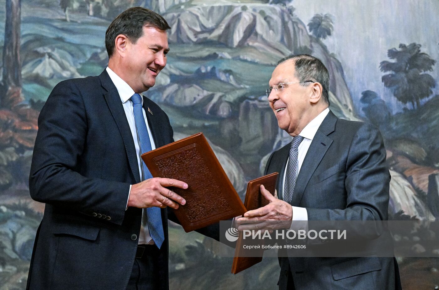 Встреча глав МИД РФ С. Лаврова и МИД Белоруссии М. Рыженкова